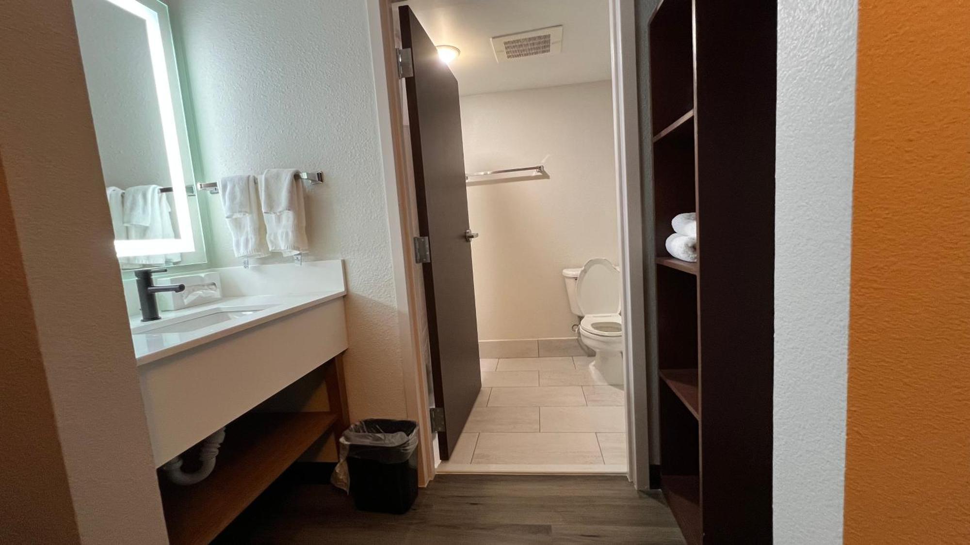 Country Inn & Suites By Radisson, Lsu - Medical Corridor Baton Rouge Ngoại thất bức ảnh
